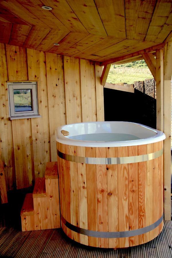 Skye Cabins Skeabost エクステリア 写真