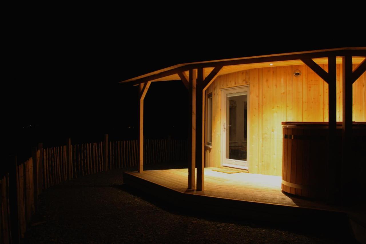 Skye Cabins Skeabost エクステリア 写真