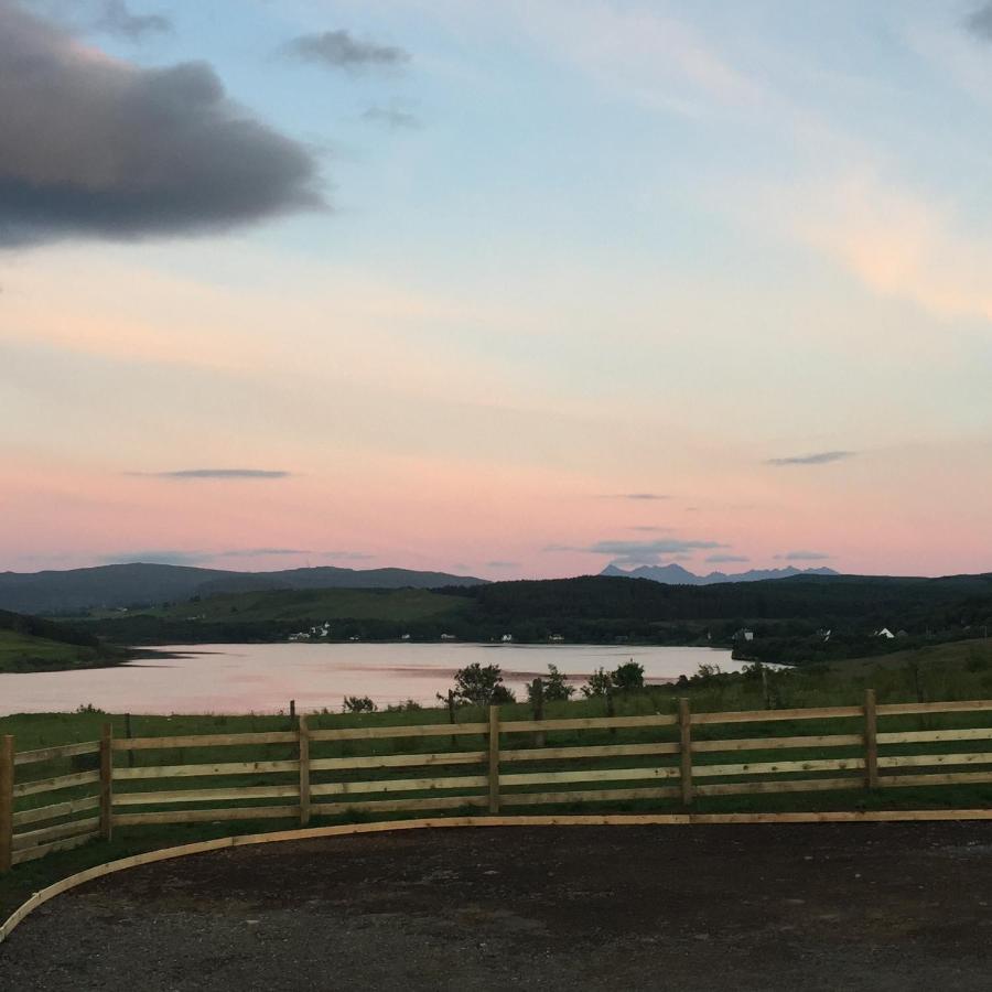 Skye Cabins Skeabost エクステリア 写真