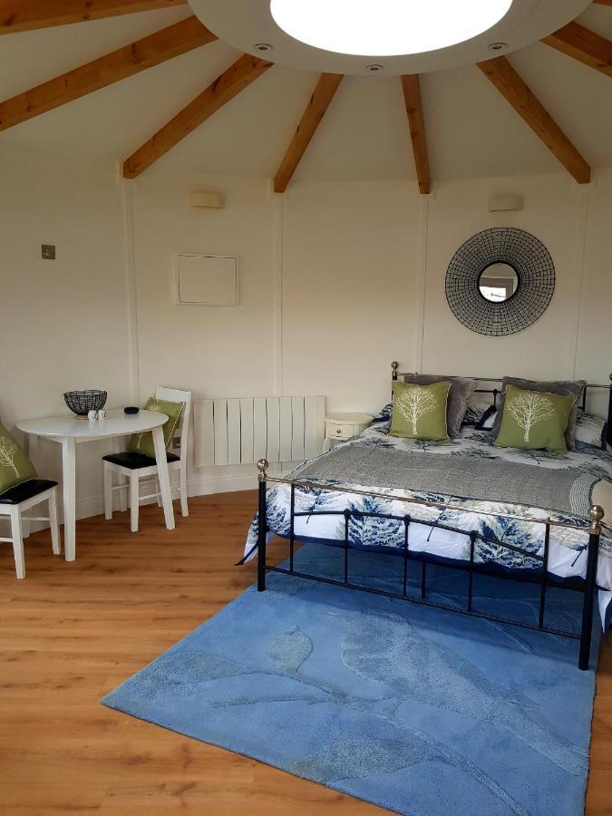 Skye Cabins Skeabost エクステリア 写真