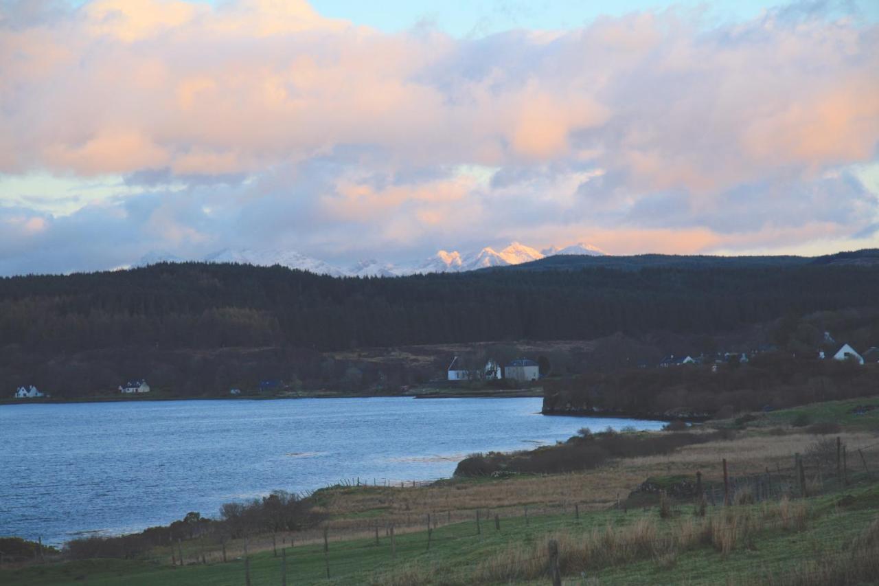 Skye Cabins Skeabost エクステリア 写真